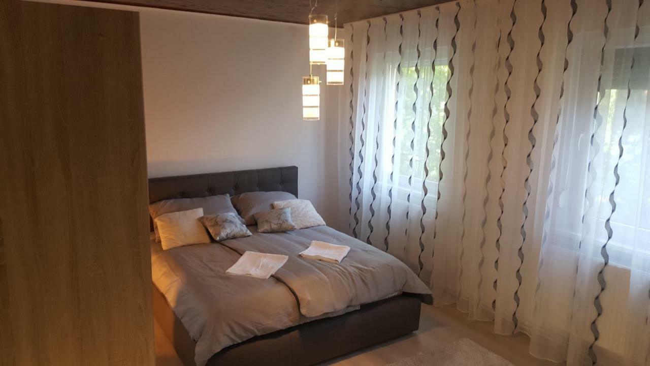 Gutenberg Utca Apartman Segedín Exteriér fotografie
